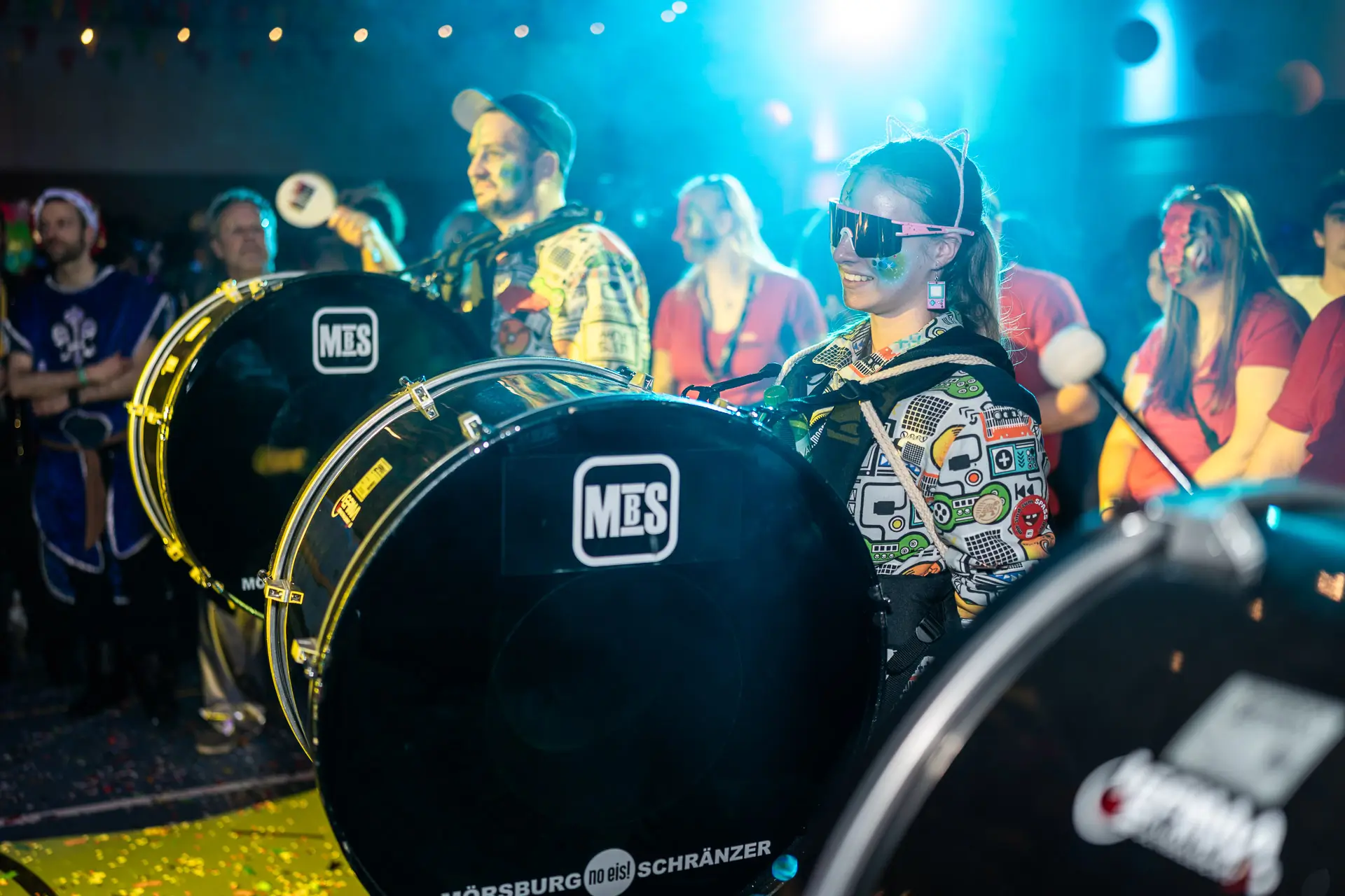 Bühne mit Guggenkonzert in der Wisenthalle