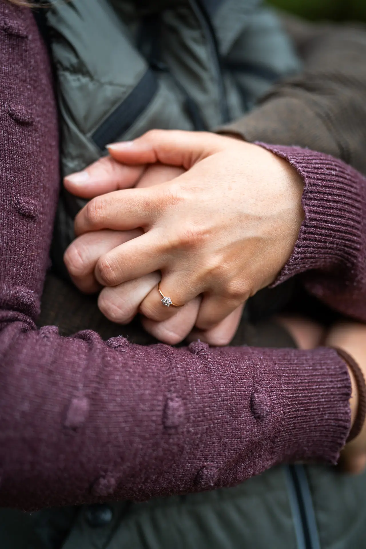 Authentische Paarfotos im Herbst