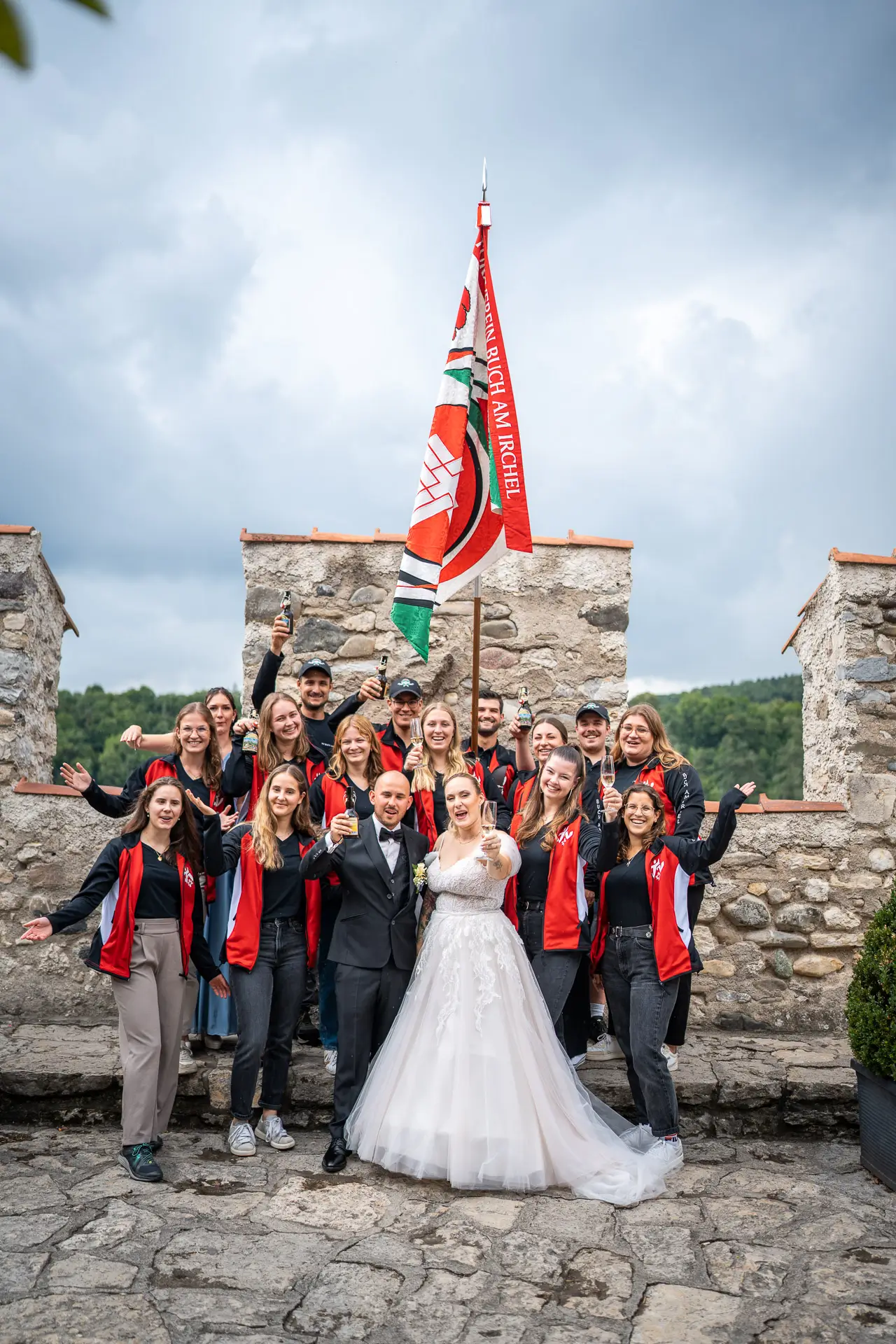 Gruppenfoto im Innenhof Schloss Laufen