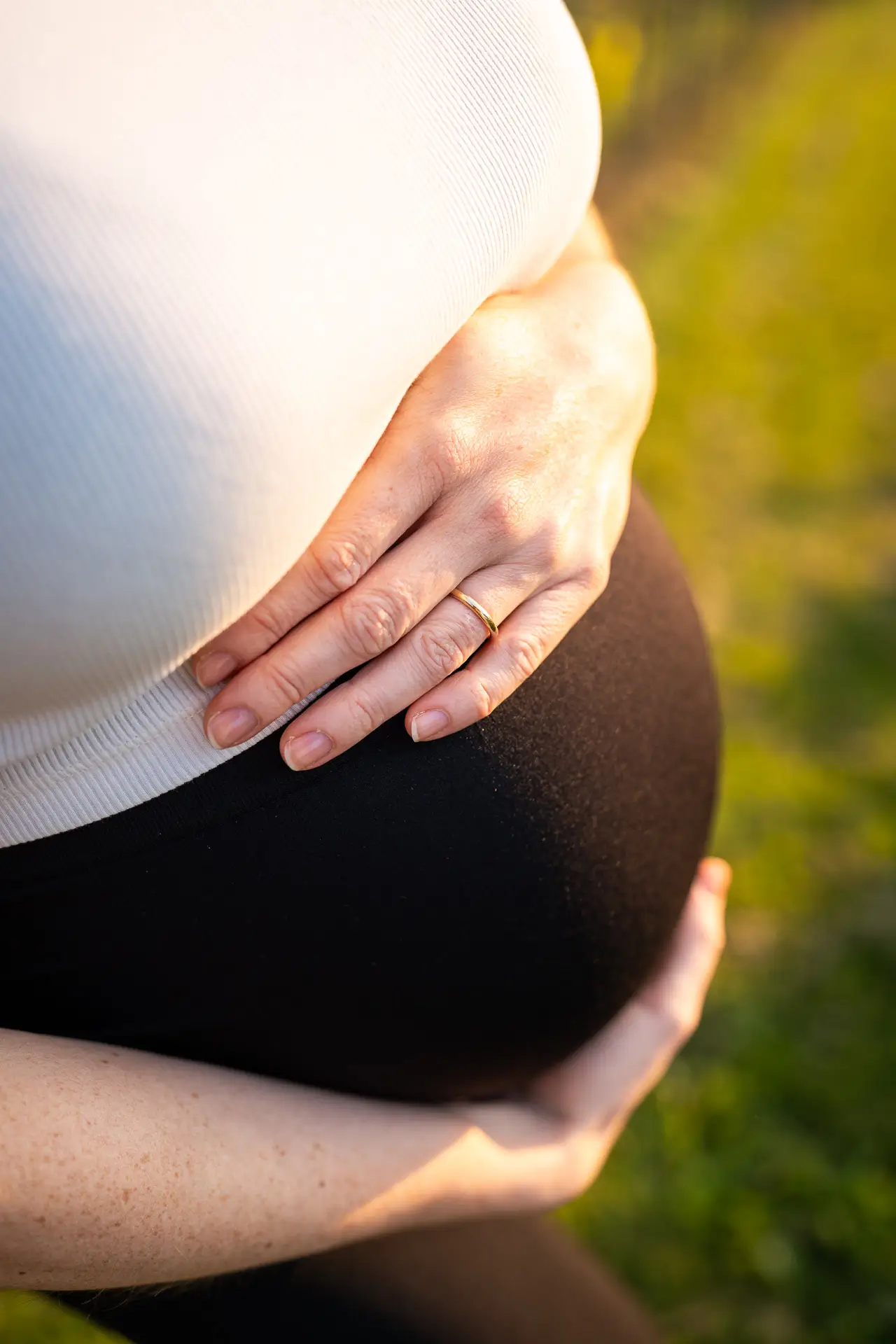Werdende Eltern in den Weinbergen Wiesendangen