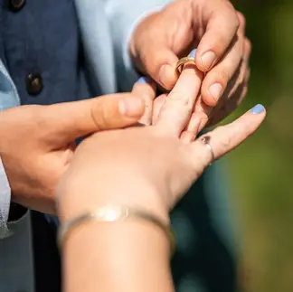 Detailaufnahme Eheringe Hochzeit Wiesendangen
