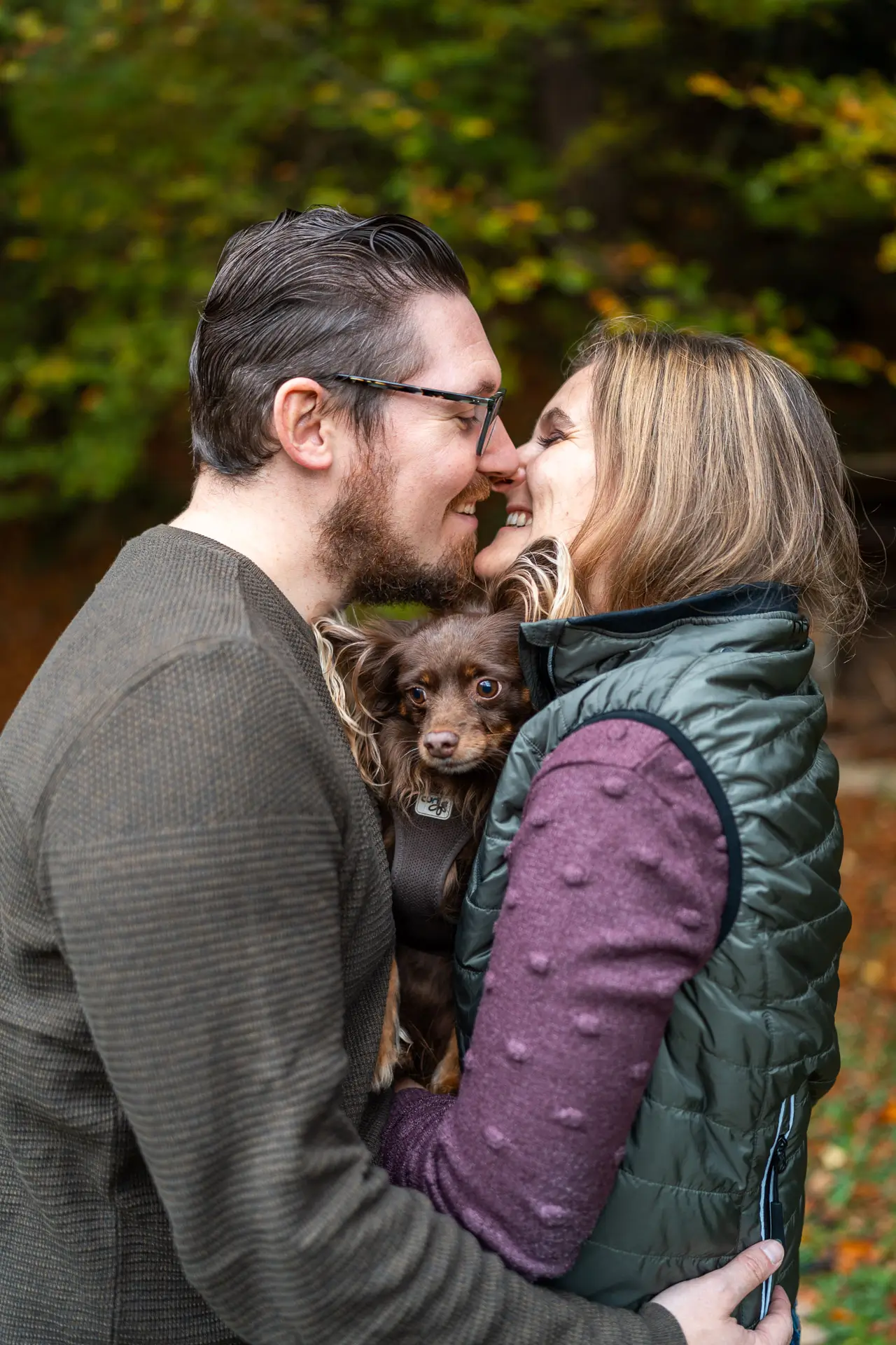 Herbstfarben im Wald beim Fotoshooting