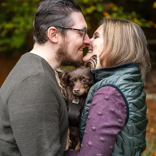 Herbstfarben im Wald beim Fotoshooting