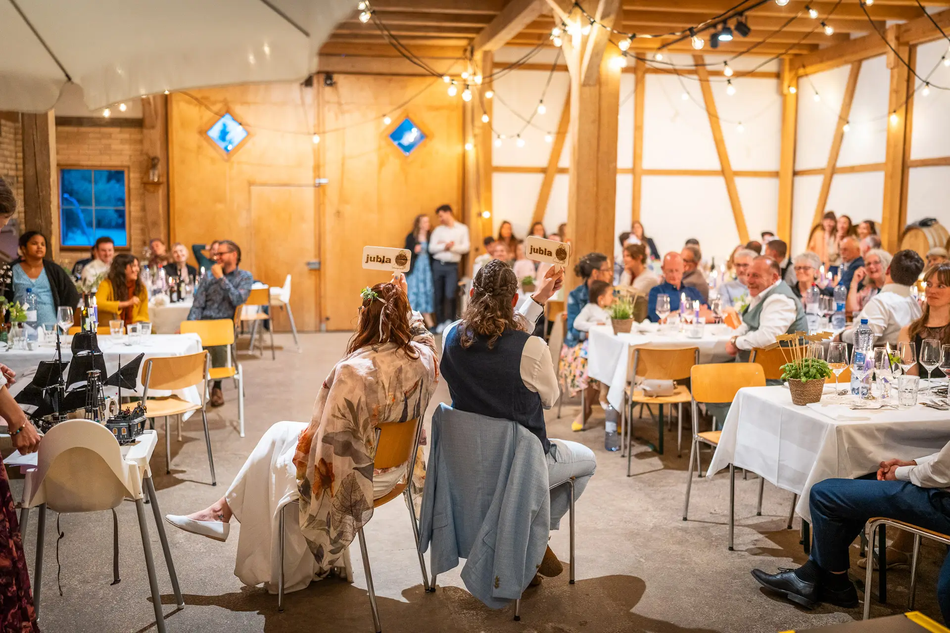 Unterhaltung an Hochzeitsfeier