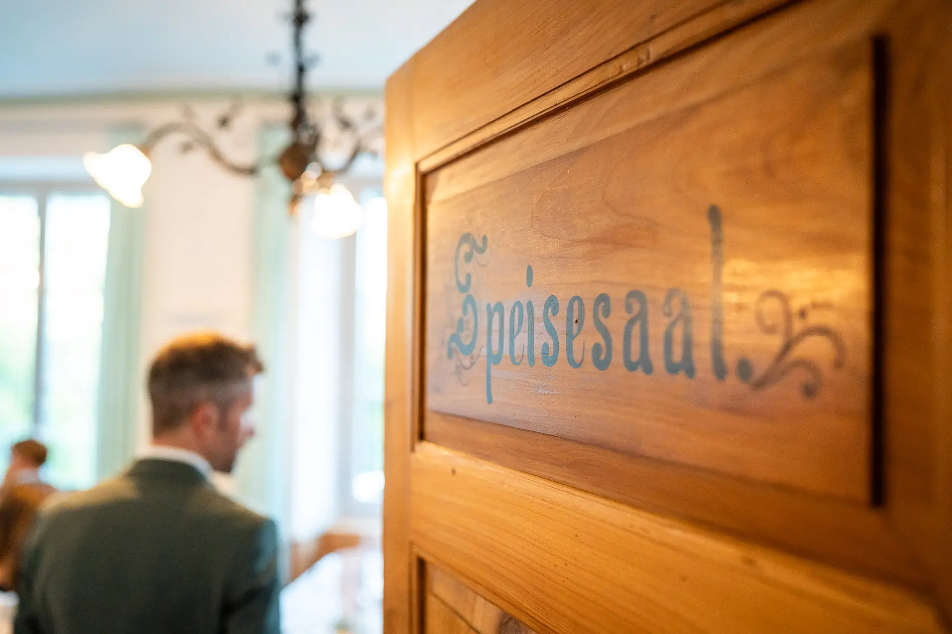 Hochzeitsparty im Saal des Gyrenbad