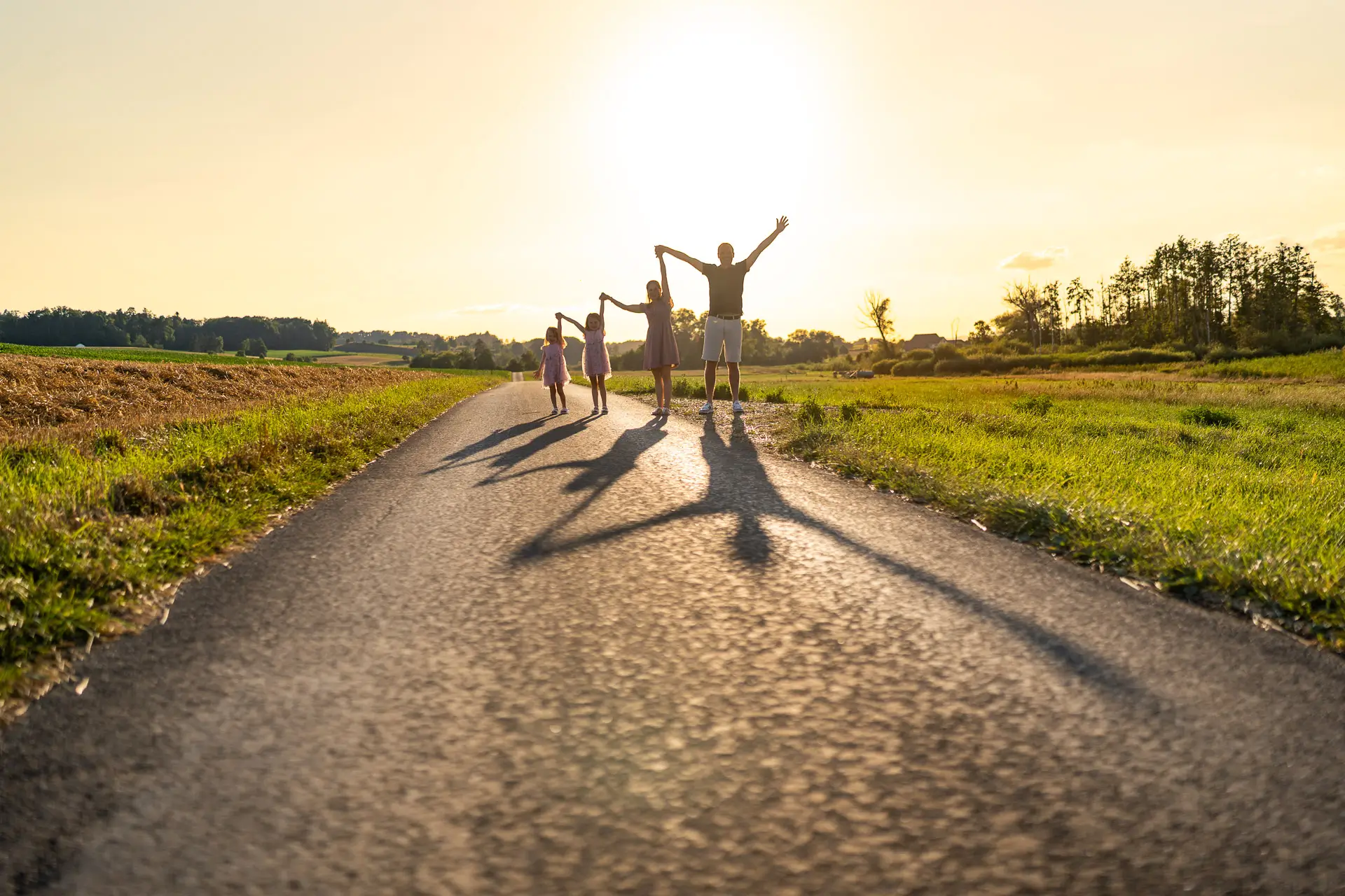 Familie im Gegenlicht am See Thurgau