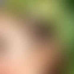 Haardetail der Braut bei Hochzeit im Berghof