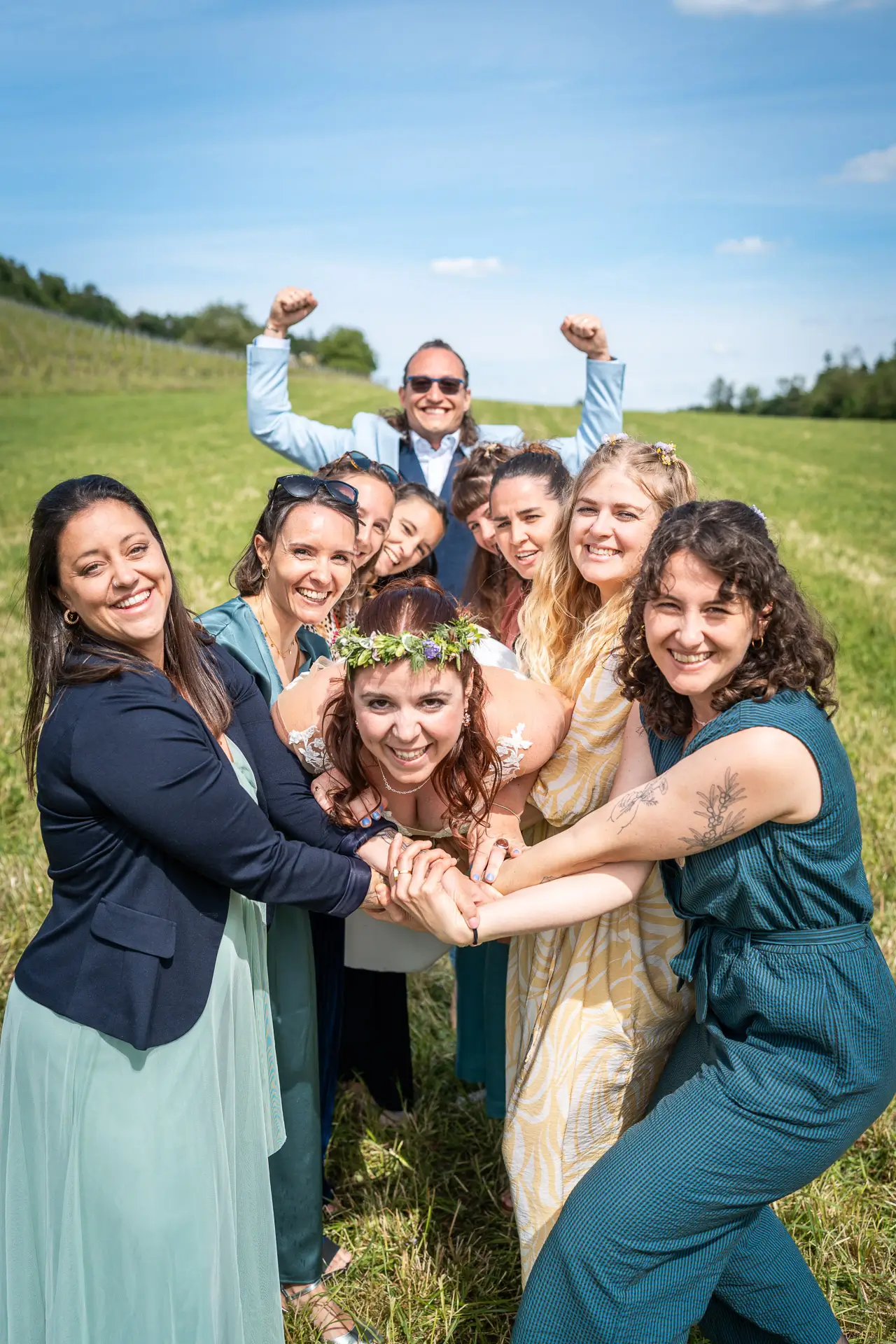 Hochzeit Wiesendangen Gruppenfoto im Garten Berghof
