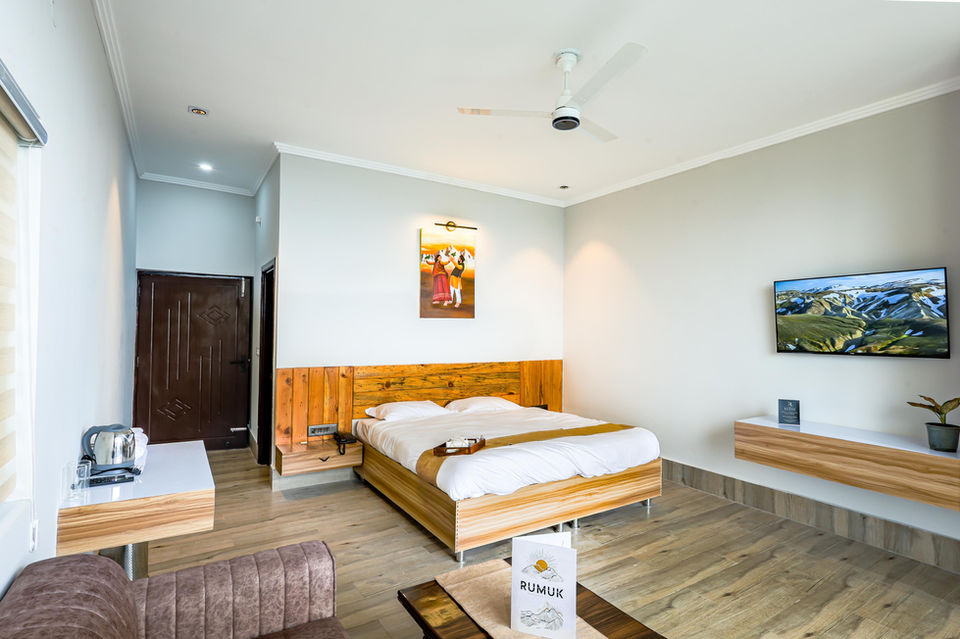 Dhanaulti Hotels Price