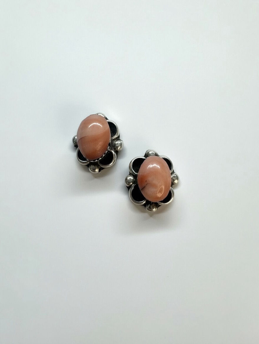 Silver Pink Spiny Oyster Studs 