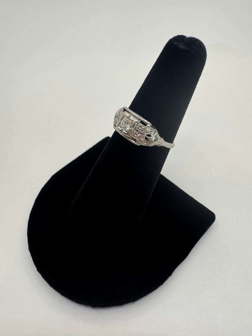 Thumbnail: Art Deco Diamond Ring