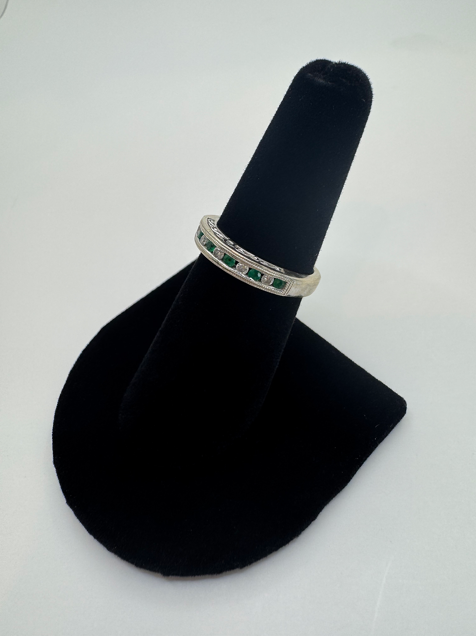 Thumbnail: Emerald & Diamond Band
