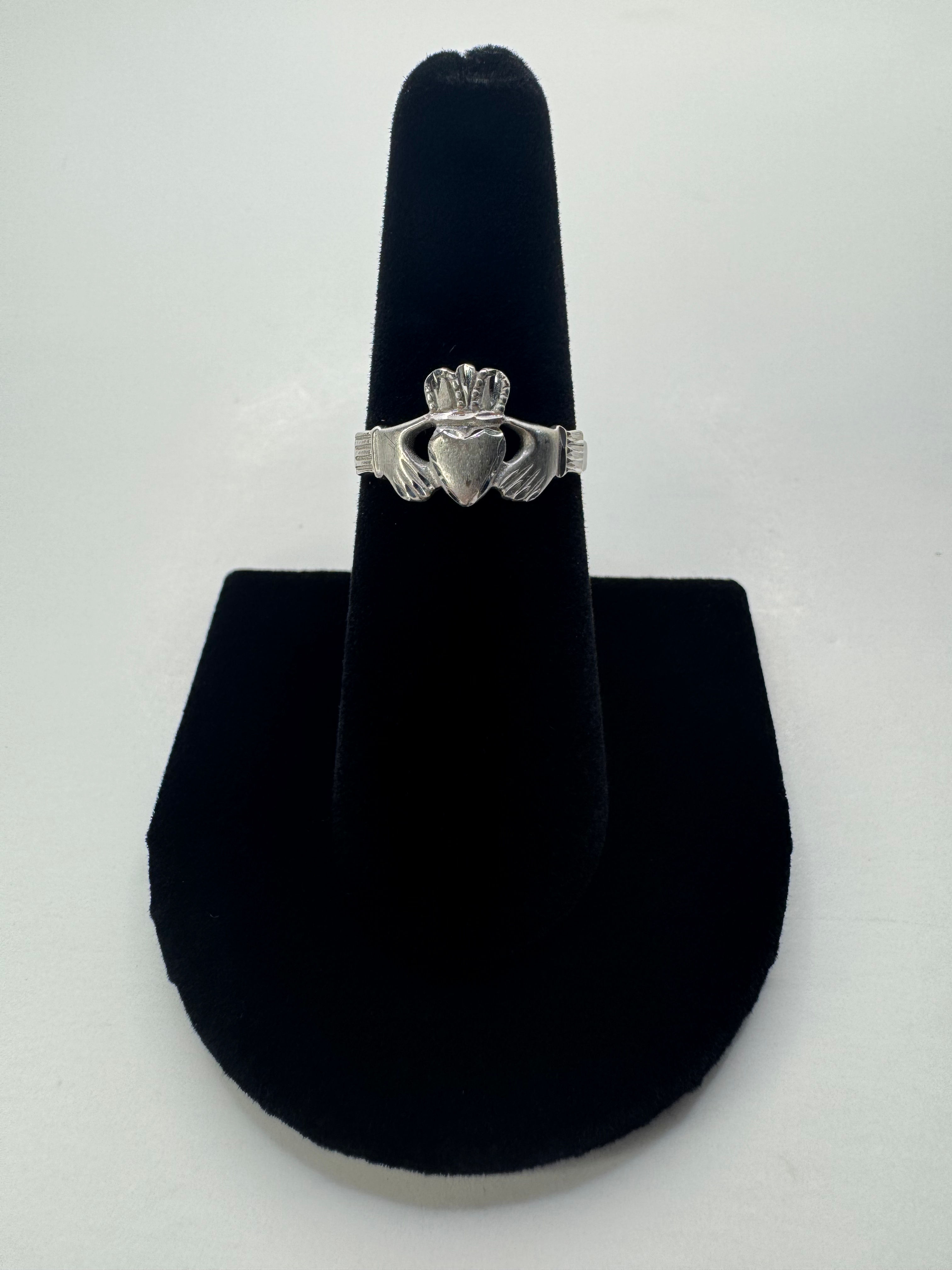 White Gold Claddagh Ring