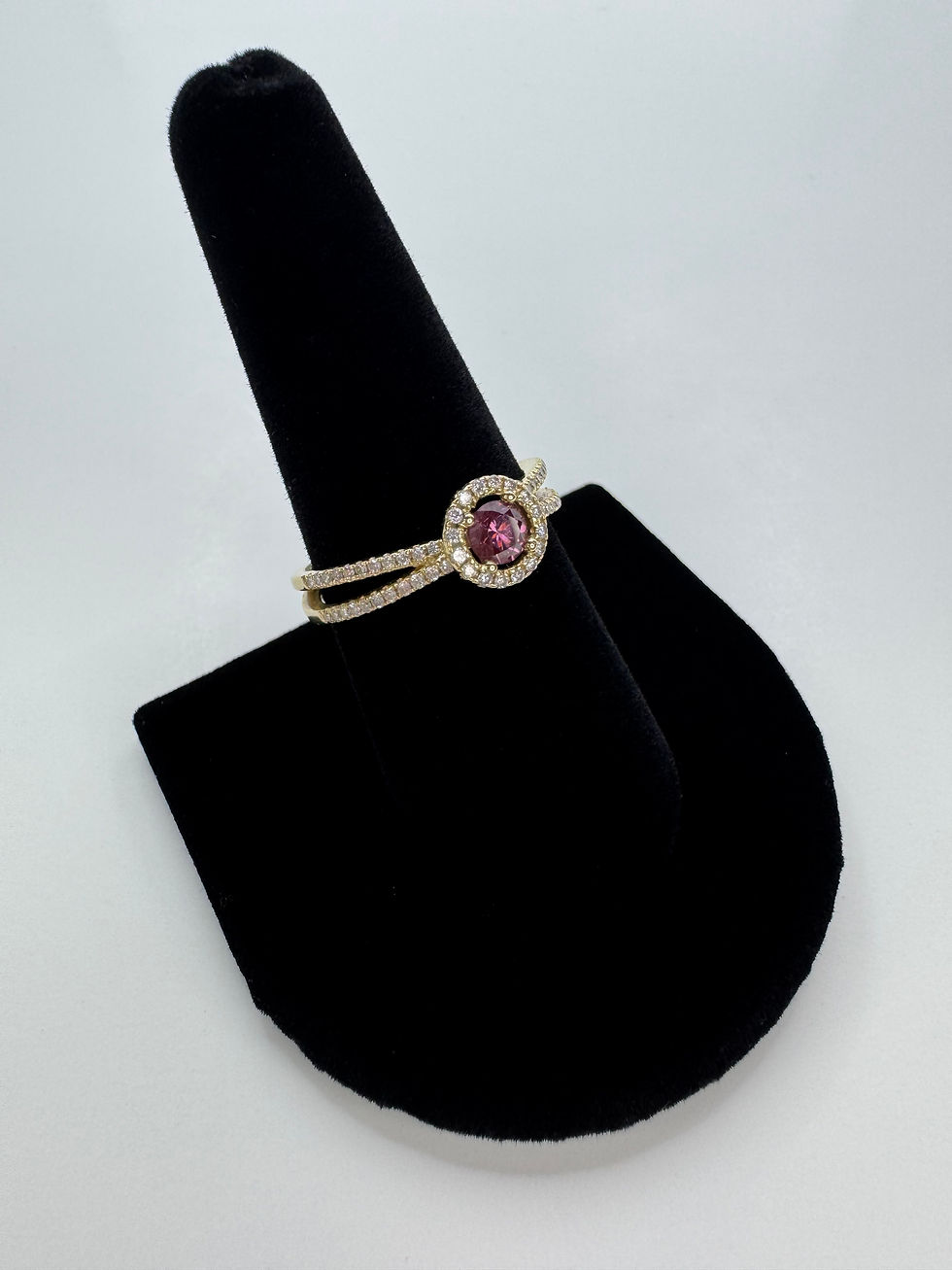 Thumbnail: Pink & White Diamond Ring