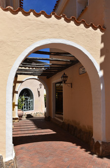 Ruelle de Porto Cervo sur la Costa Smeralda en Sardaigne