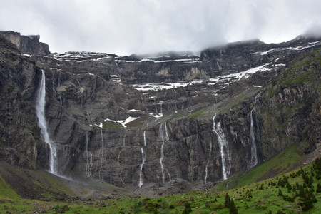 Les cascades du Cirque de Gavarnie dans les Hautes-Pyrénées