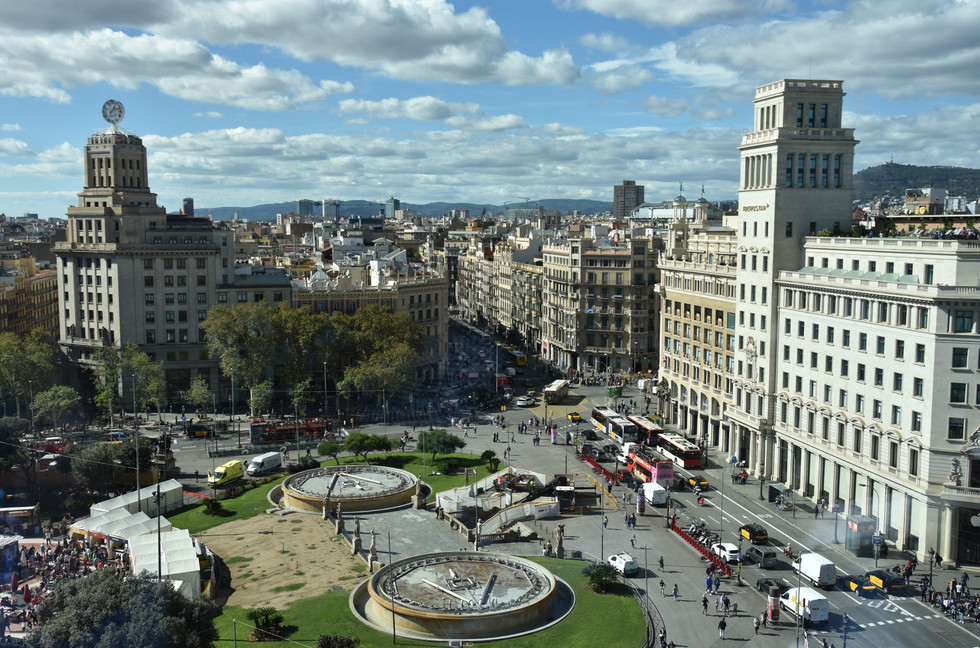 Vue de la Plaça de Catalunya à Barcelone depuis la cafétéria del Corte Inglès