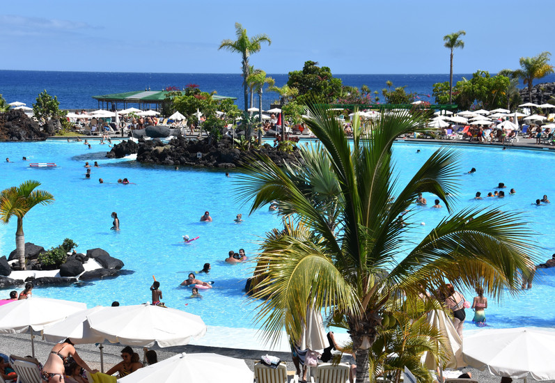 El Parque Maritimo à Santa Cruz à Tenerife dans les îles Canaries 