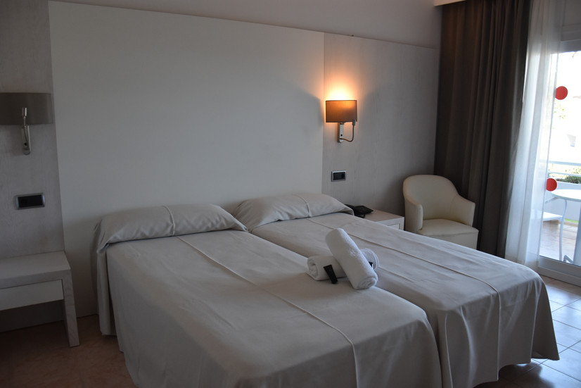 L'une des chambres de l'hôtel Princesa Playa à Minorque