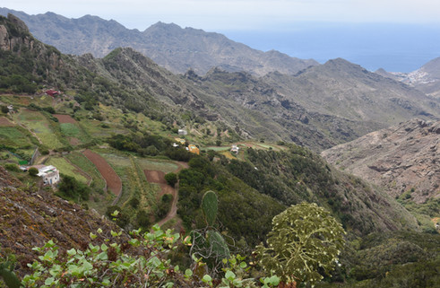 Reliefs montagneux dans les Monts d'Anaga à Tenerife
