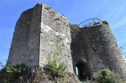 L'entrée du château de Penne dans le Tarn