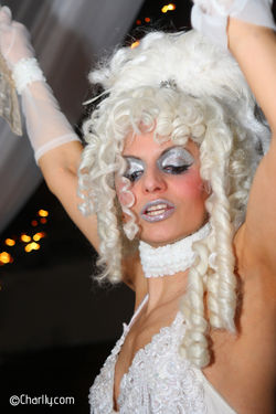 ©Charlly Stiltwalking character