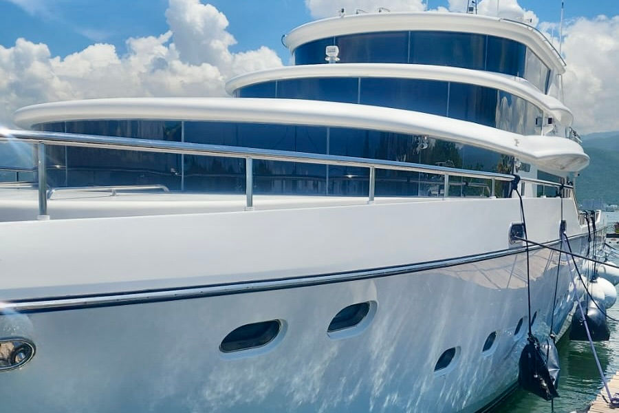Johnson 87' 2006 Yacht for Sale