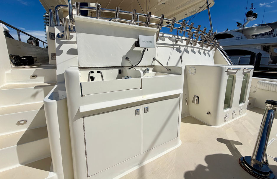 Horizon 92 Cockpit Skylounge 2001 Yacht for Sale