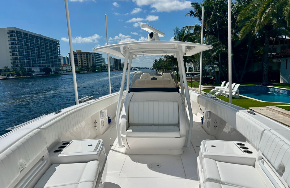 Intrepid 400 Center Console 2019 For Sale by Barclay Tuck Yachts