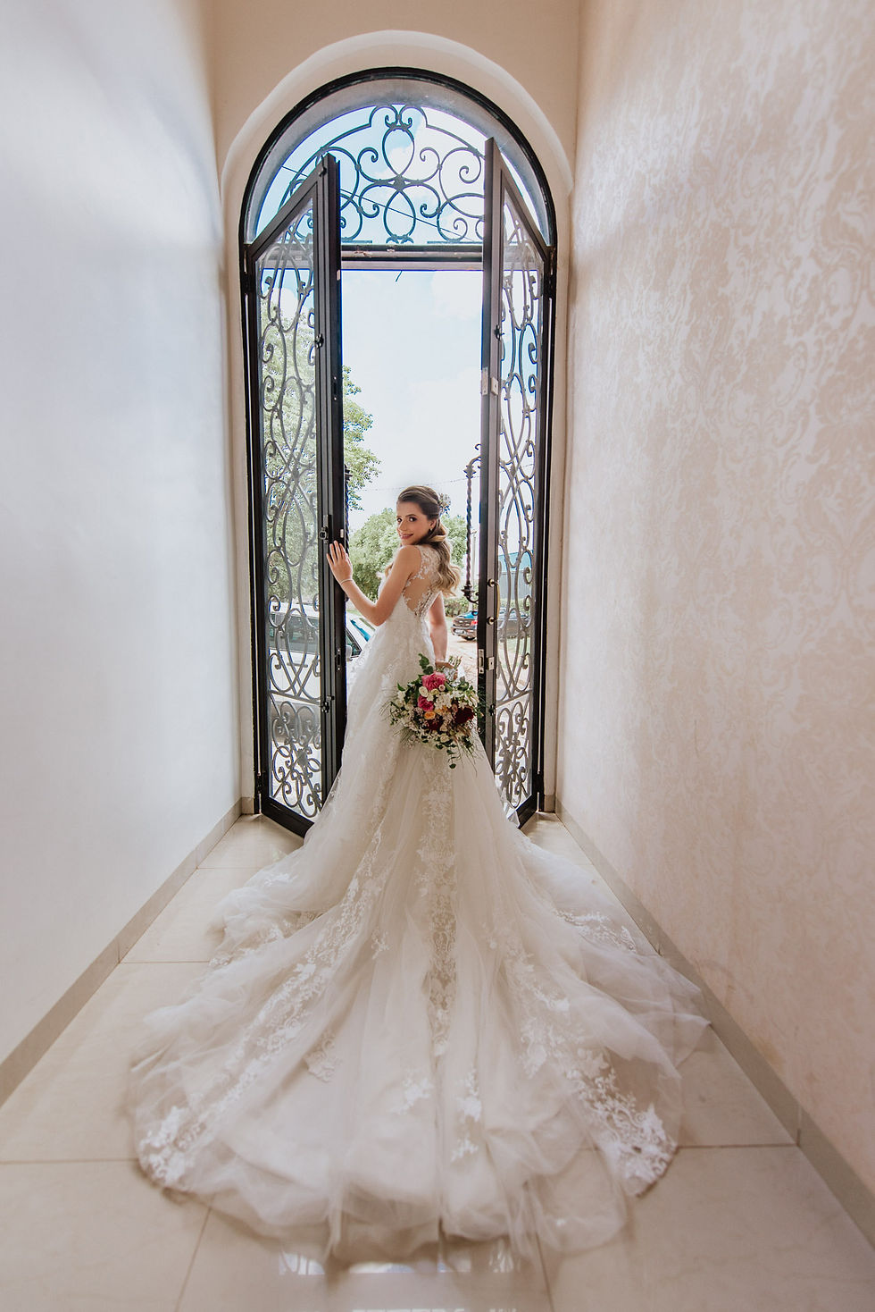 carlos rocha fotografia casamento paroquia menino jesus de praga presidente prudente por do sol casamento de dia no campo regina celia rigor aline vivenda salon vivenda penteados vestido de noiva buffet cezar carlos eder filitto decoracao fotografia de drone presidente prudente traje de noivo barbearia don victor madrinhas vestido daminha pajem festa de casamento flores