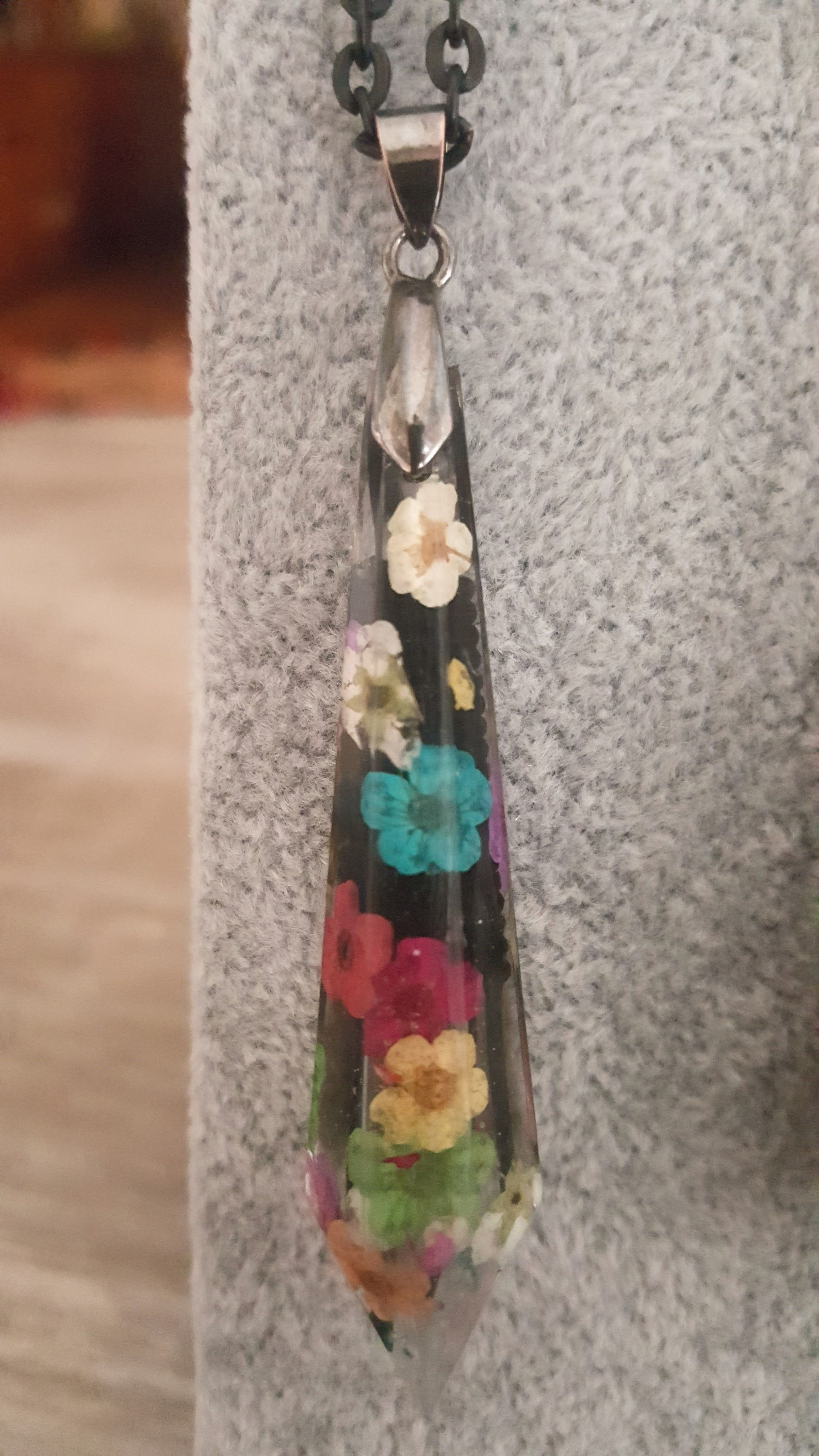 Bijou énergétique fleurs naturelles pendentif