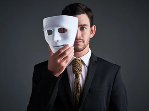 Cos'è il"Wokefishing", fingere di avere una mentalità aperta