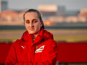 Maya Weug nell'Academy Ferrari, prima pilota della Scuderia