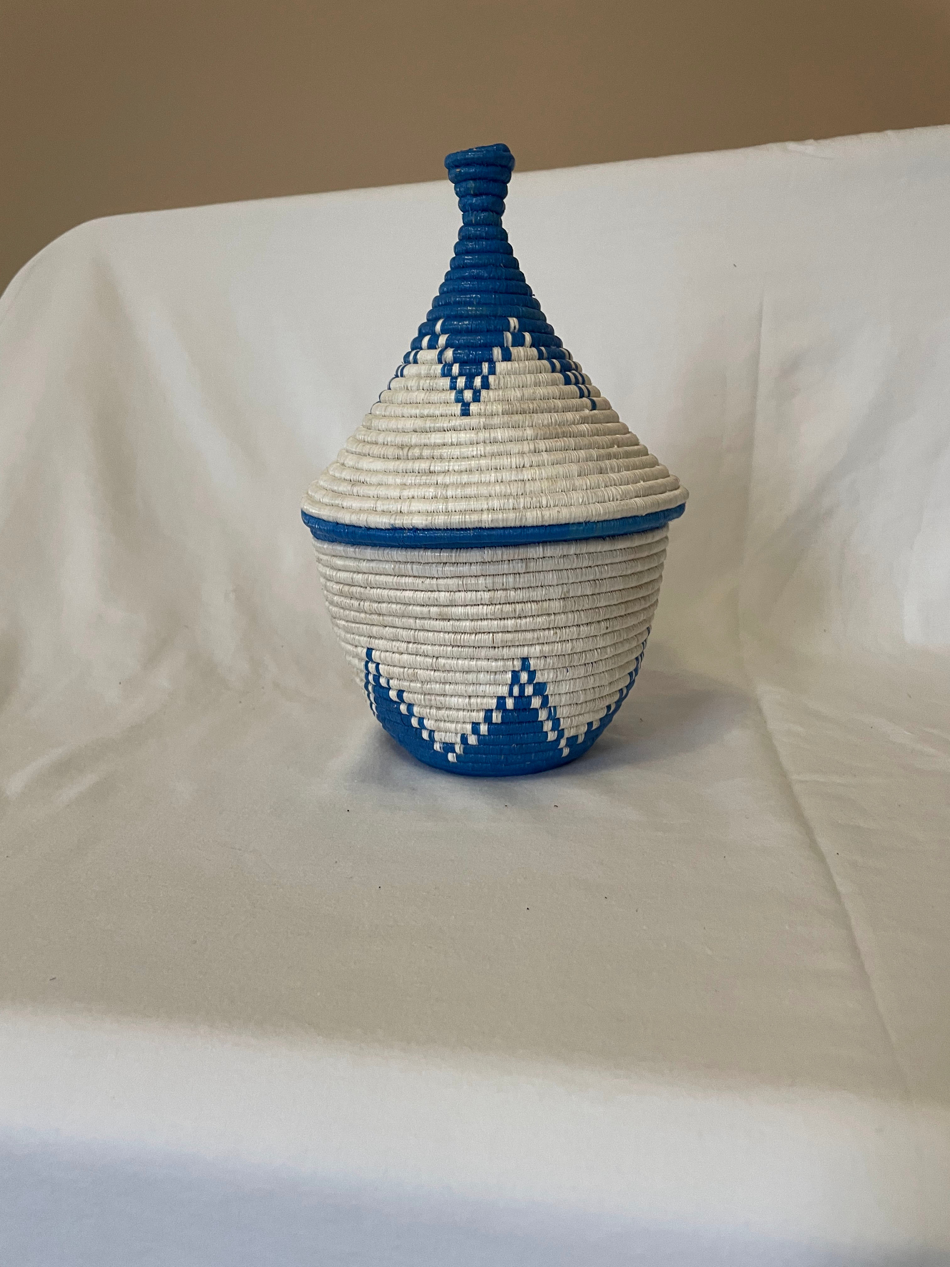 Small Basket w/Cover