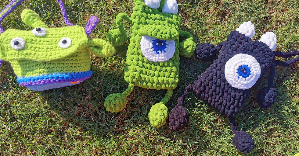 Thumbnail: Love monster Knitted Handbag