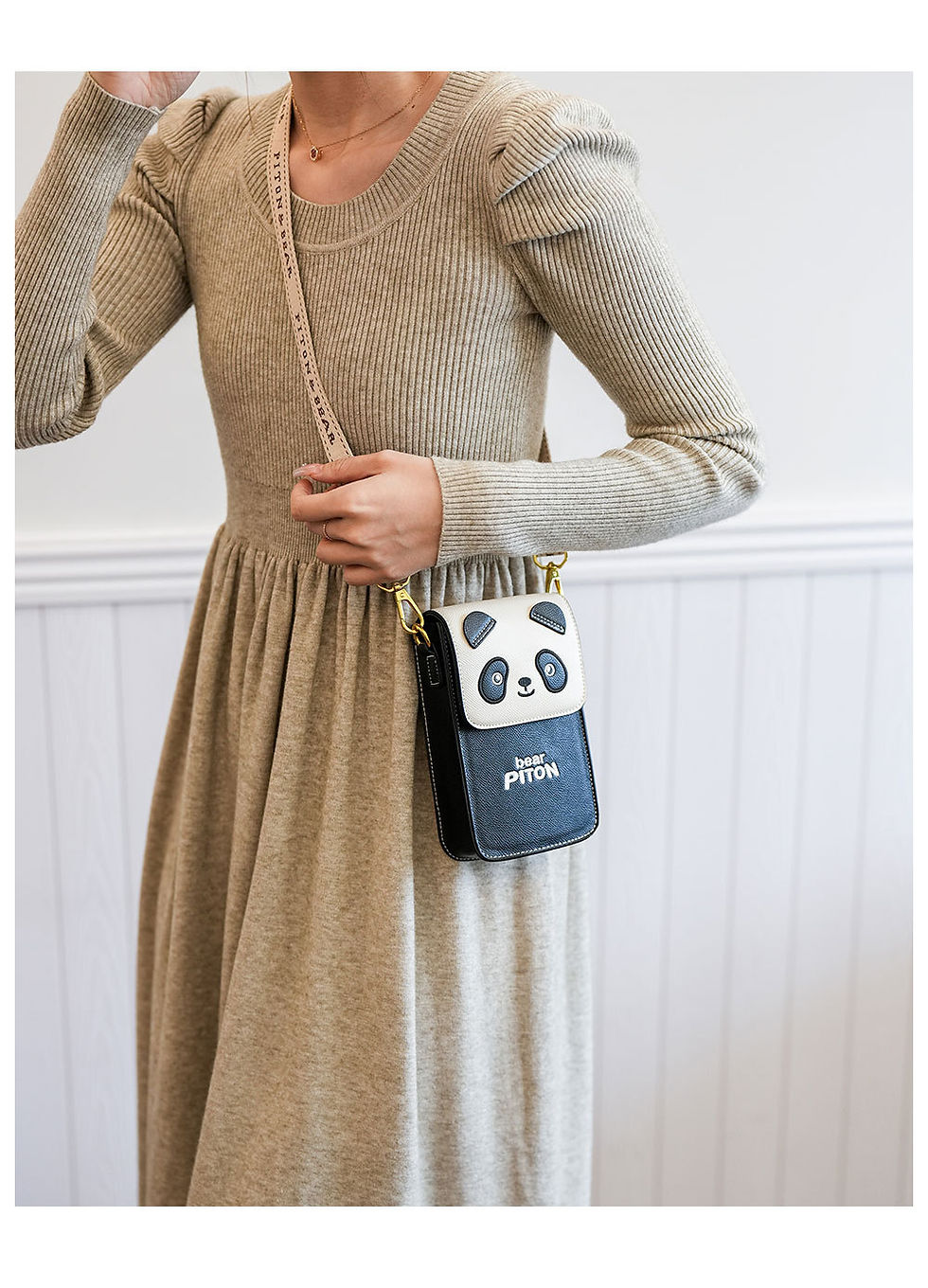 Thumbnail: Panda iphone bag