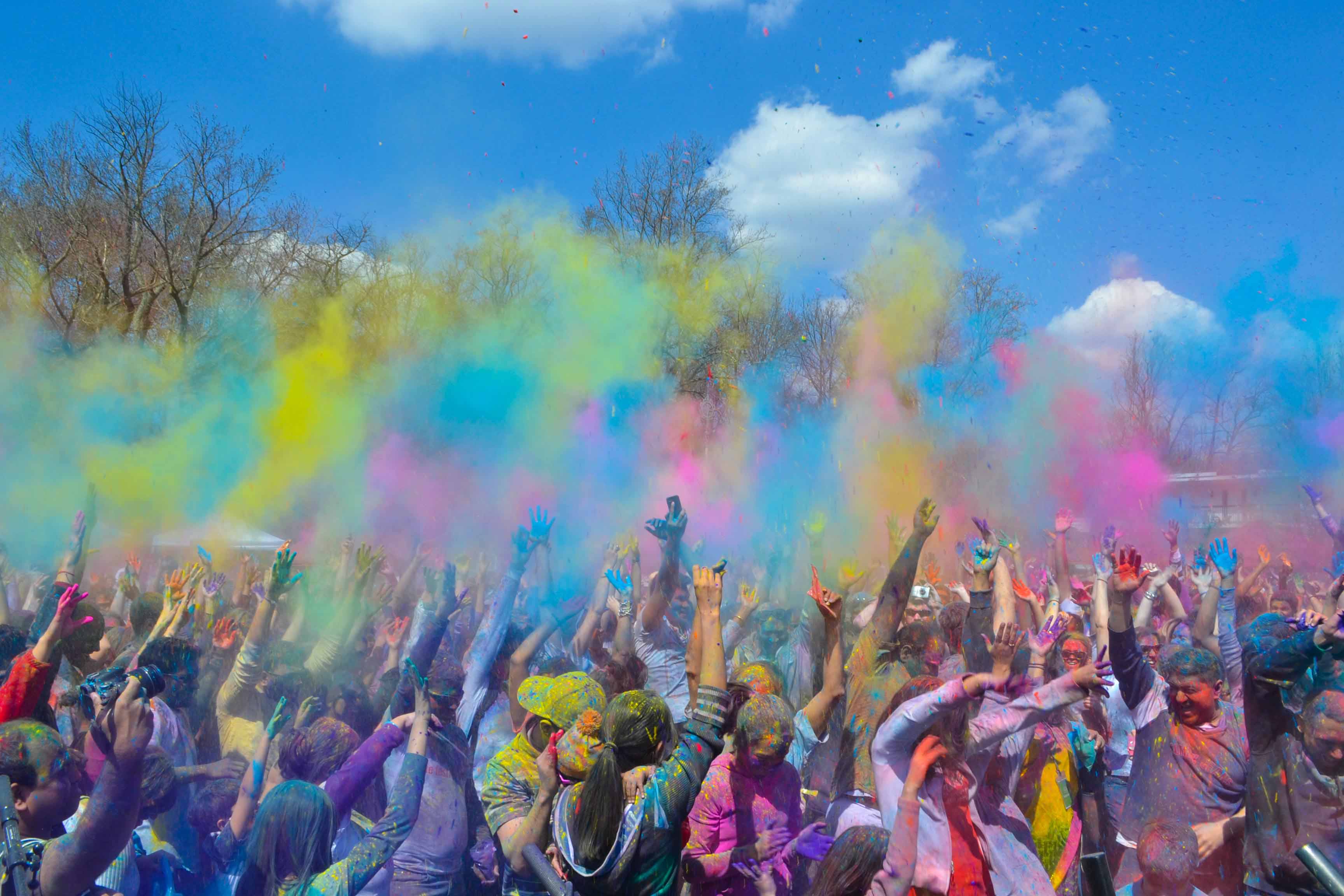 holi dc discount code