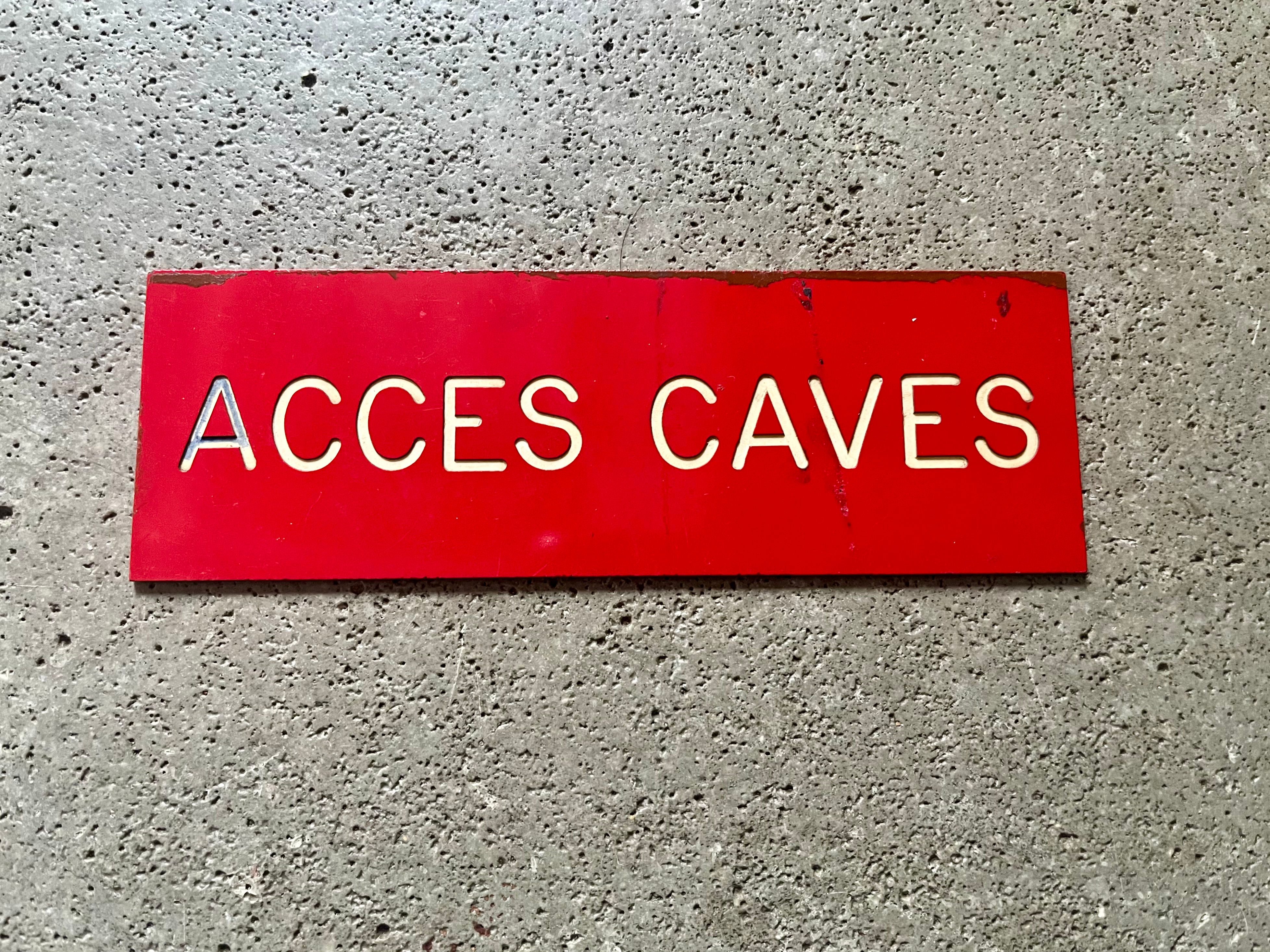 Plaque Accès caves 