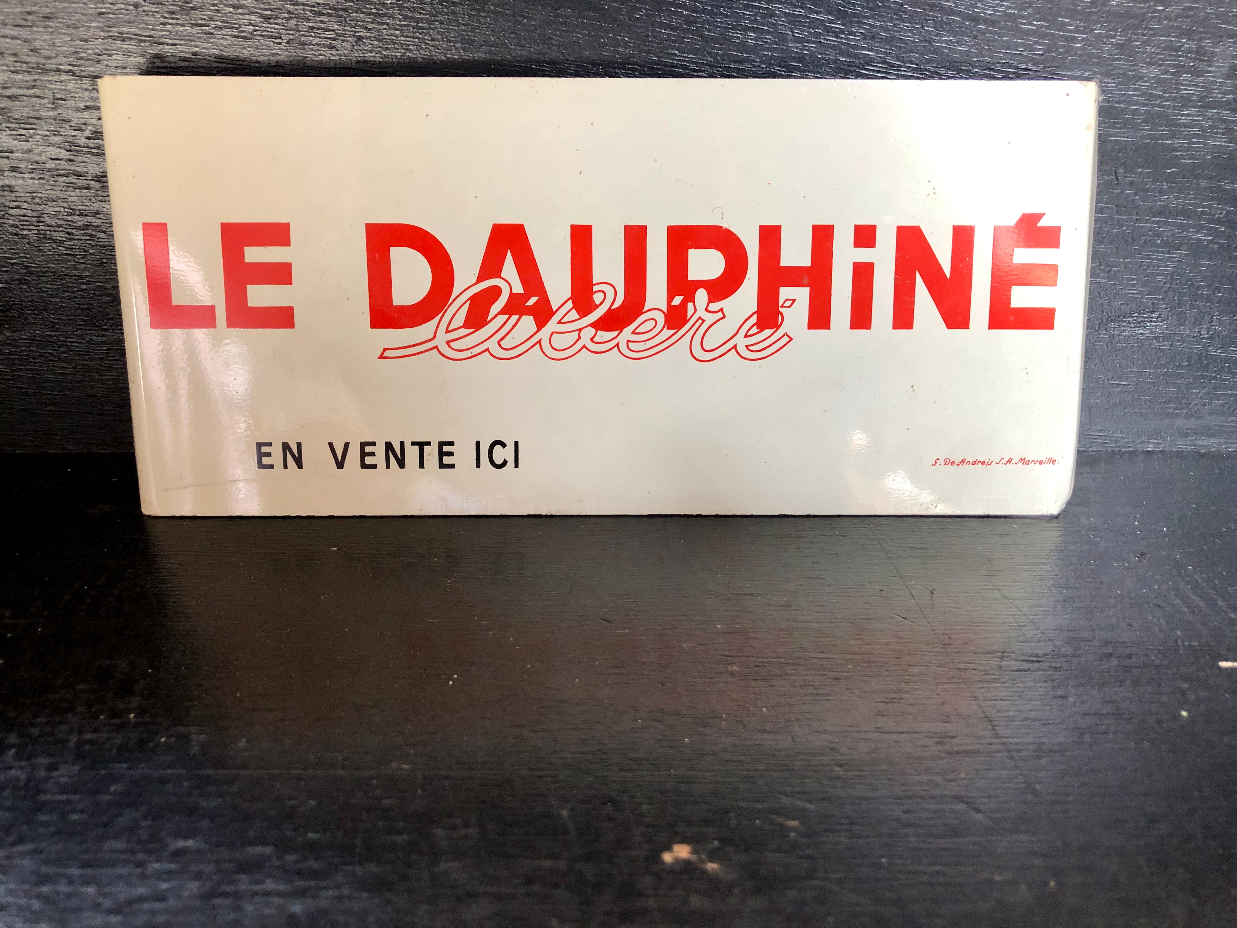Plaque le Dauphine libéré 