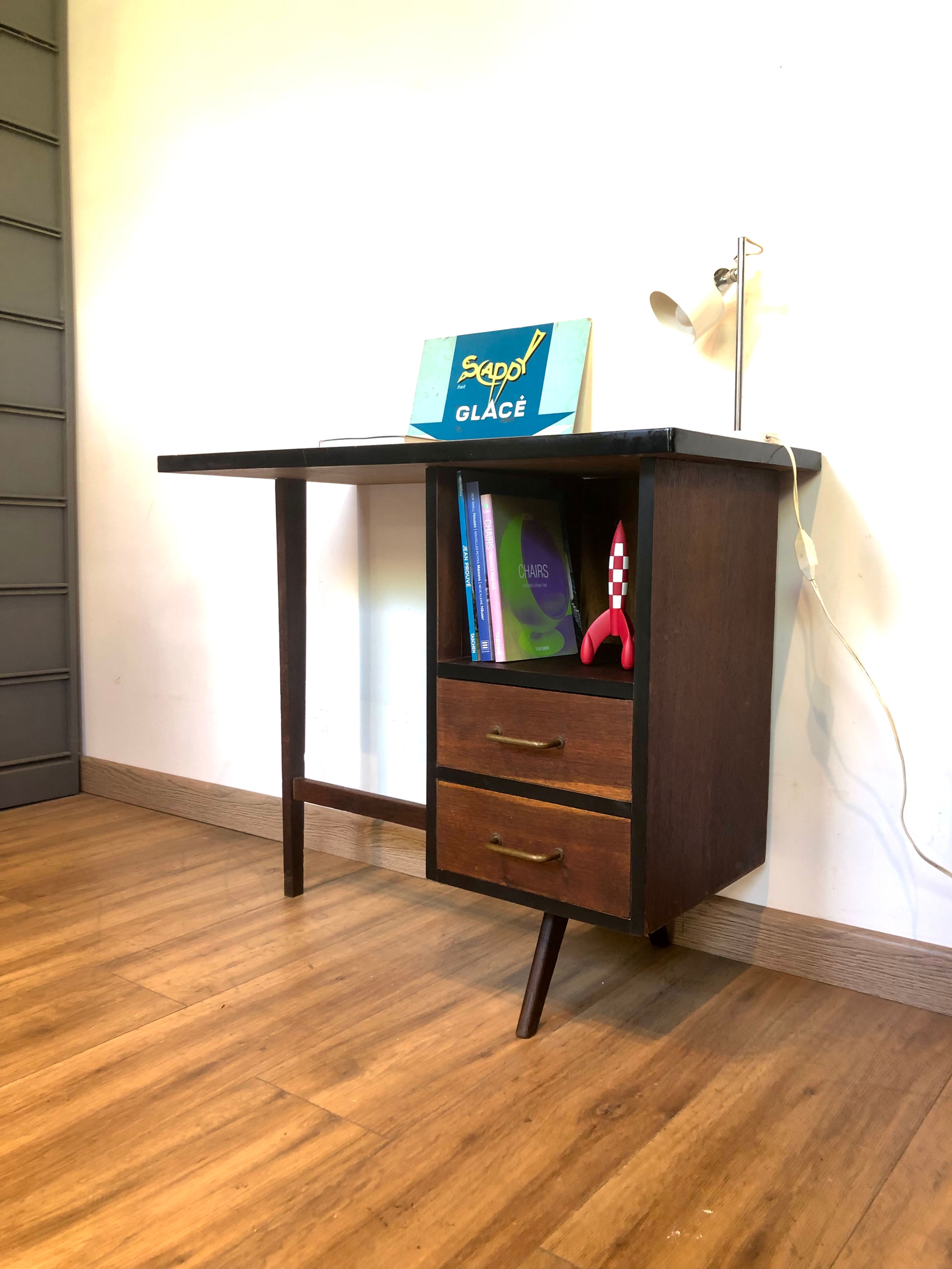 Bureau enfant compas 