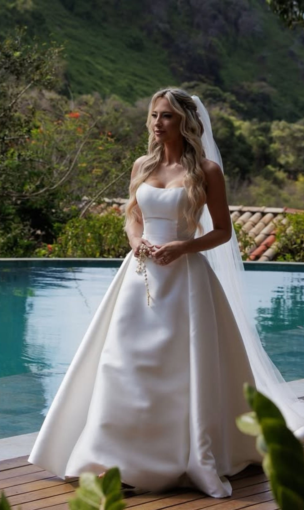 Vestido de noiva princesa minimalista Pronovias