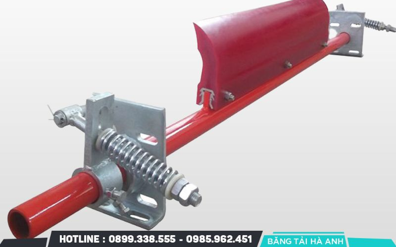 Hệ thống lưỡi gạt băng tải sơ cấp và thứ cấp: Giải pháp triệt để chống bám dính vật liệu