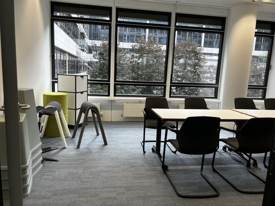 Besprechungsraum mit agilem Mobiliar