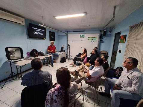 WhatsApp Image 2022-10-09 at 11.25.11 PM copia copia.jpg