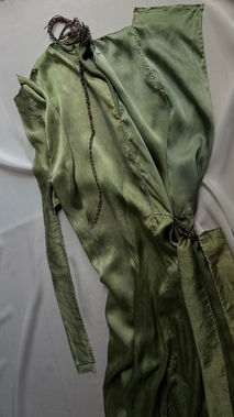 oluhi, 
by oluhi,
oluhi clothing,
botanical dyes, 
plant dyes, 
plant colors, 
natural dyes,
compostable fabrics,
hand sewn clothing,
handmade clothing, 
hand dyed fabrics, 
hand stitched clothing, 
self-made patterns, 
no waste patterns 
plant dyed silk, 
plants from the garden on silk,