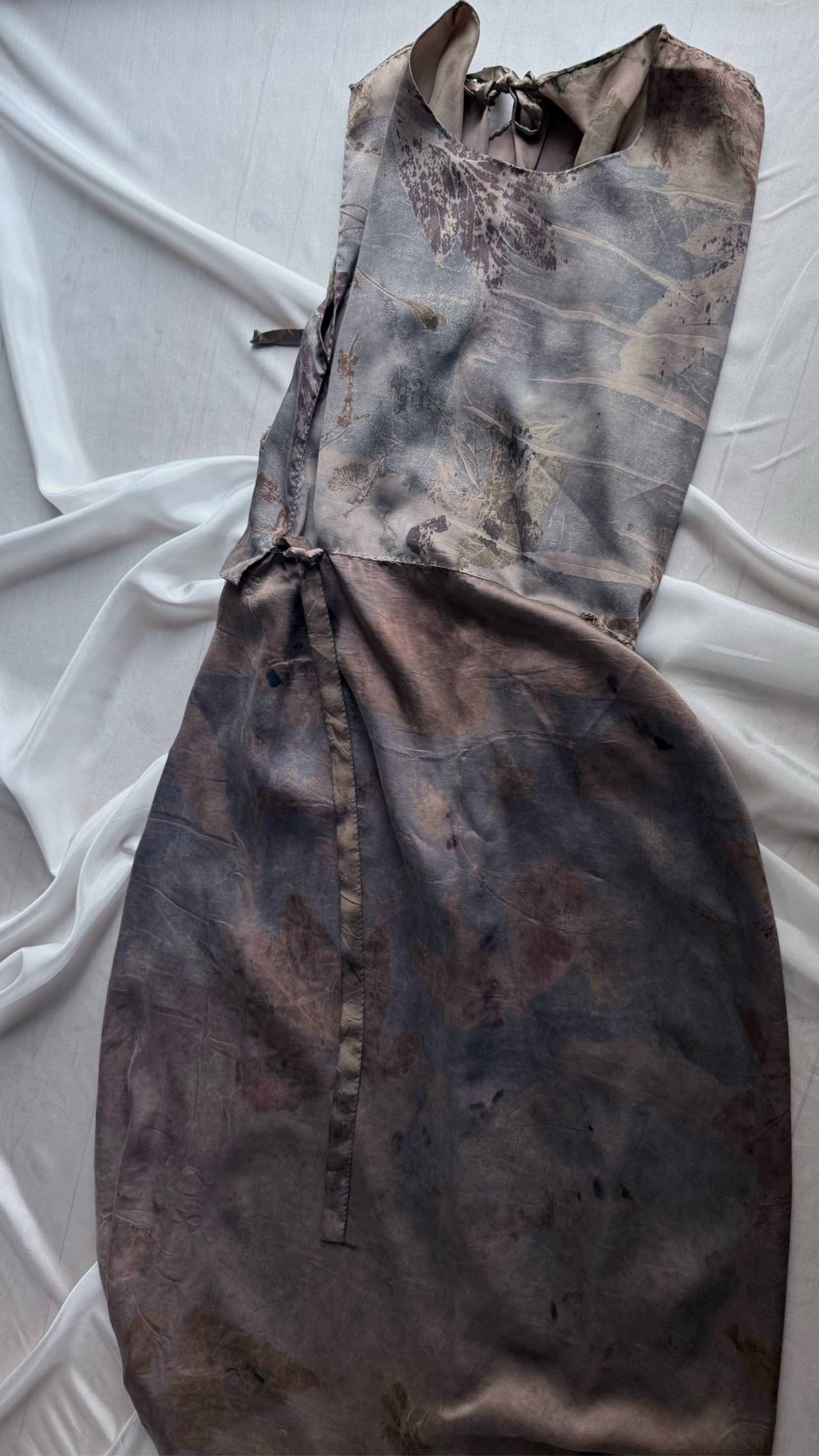 oluhi, hand sewn clothing, plant dyes, natural dyes, botanical dyes, botanical prints, compostable fabrics,