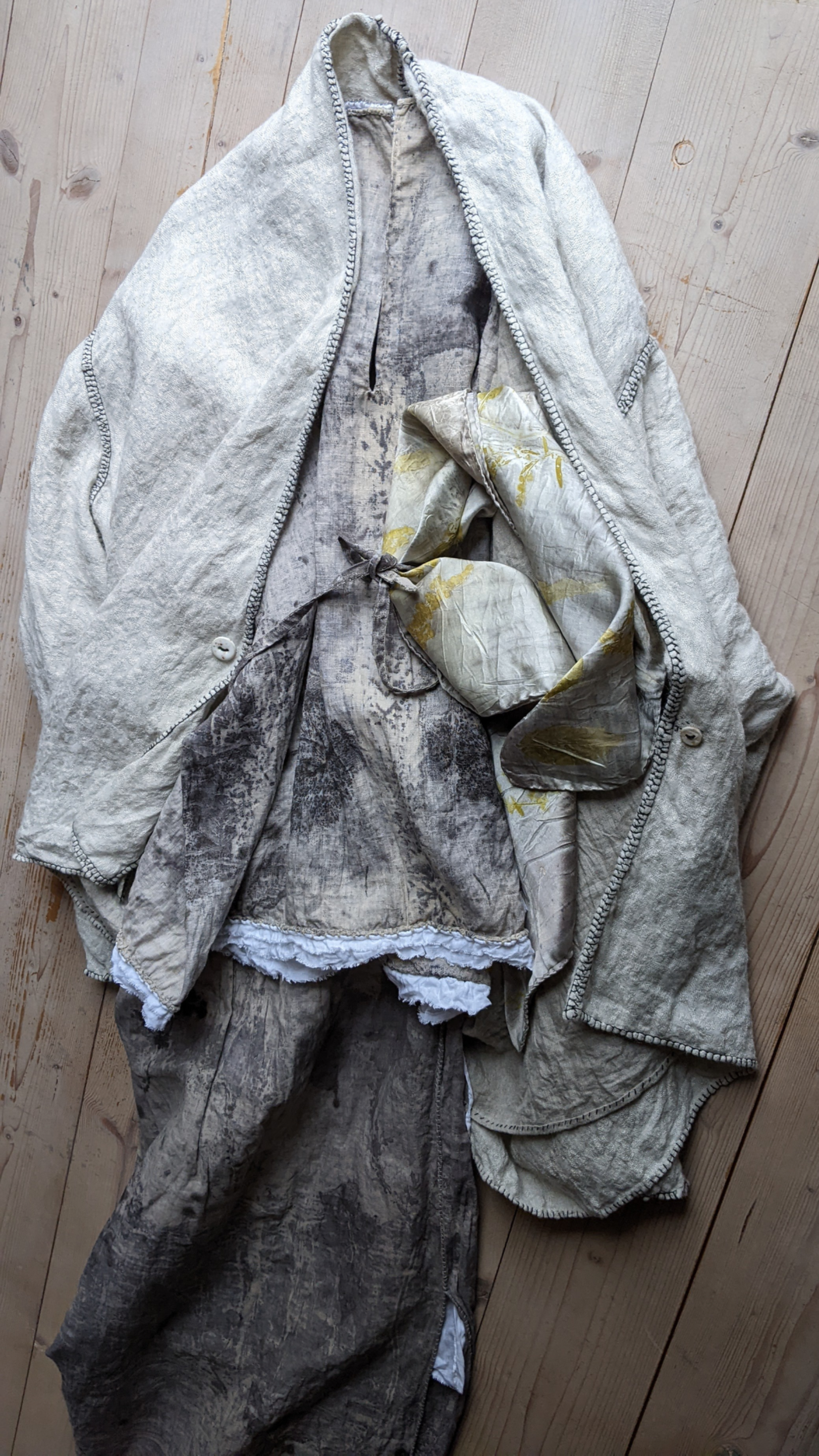 oluhi, hand sewn clothing, plant dyes, natural dyes, botanical dyes, botanical prints, compostable fabrics,