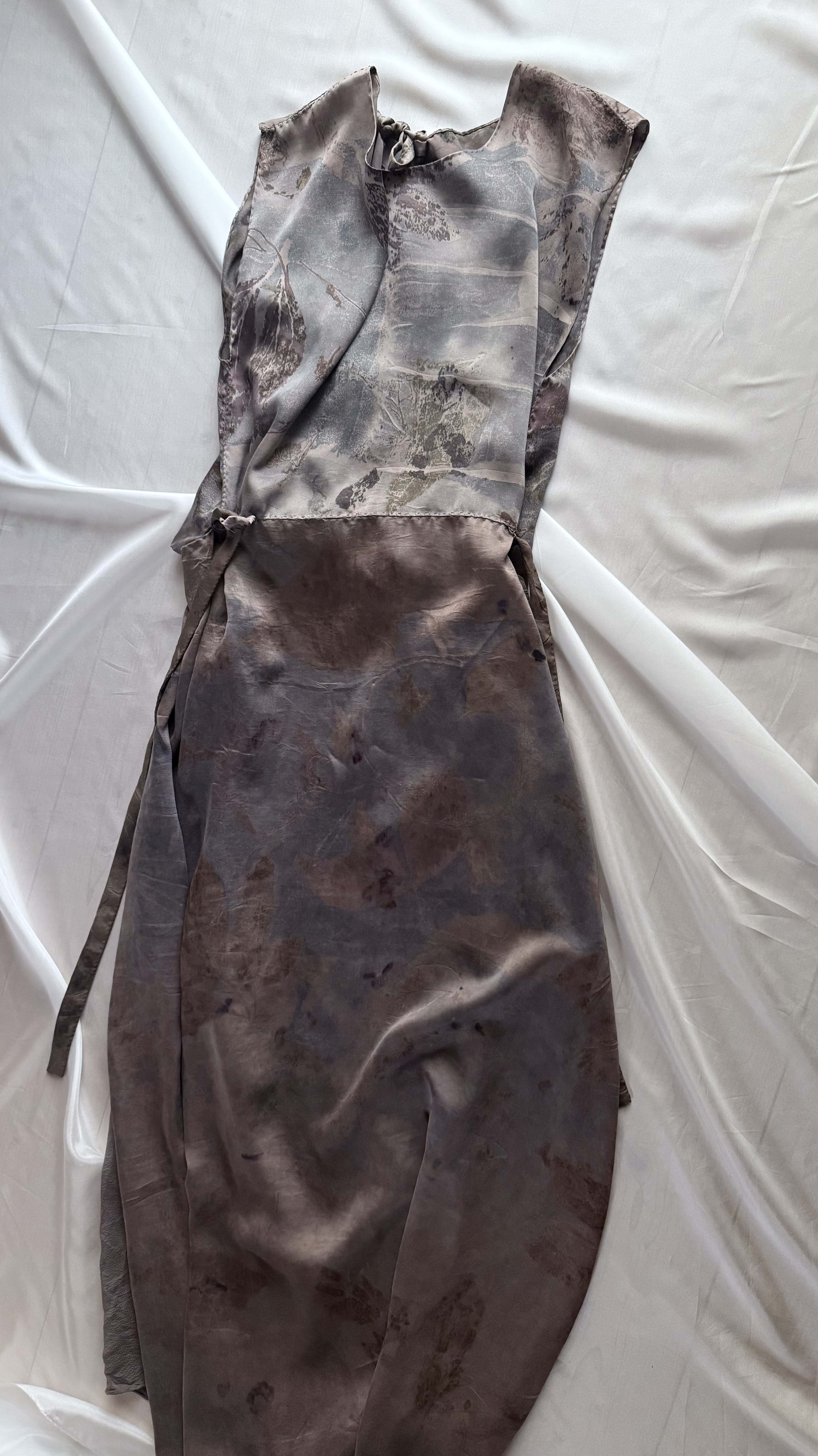 oluhi, hand sewn clothing, plant dyes, natural dyes, botanical dyes, botanical prints, compostable fabrics,