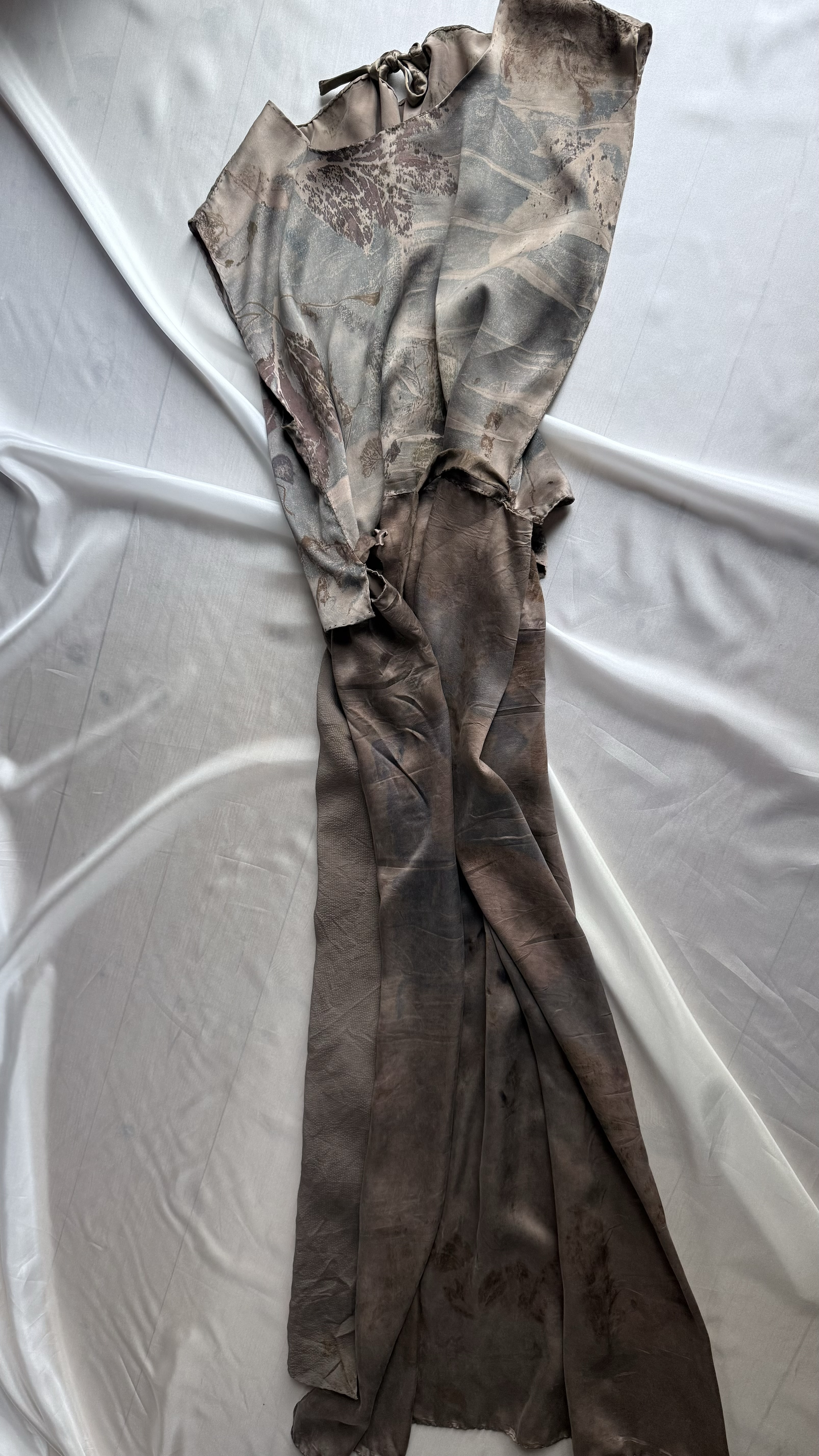 oluhi, hand sewn clothing, plant dyes, natural dyes, botanical dyes, botanical prints, compostable fabrics,
