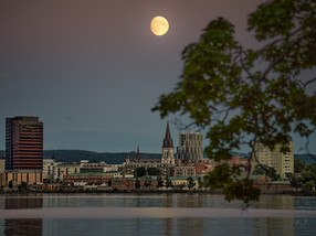 Emil jobäcker fotograf Jönköping måne